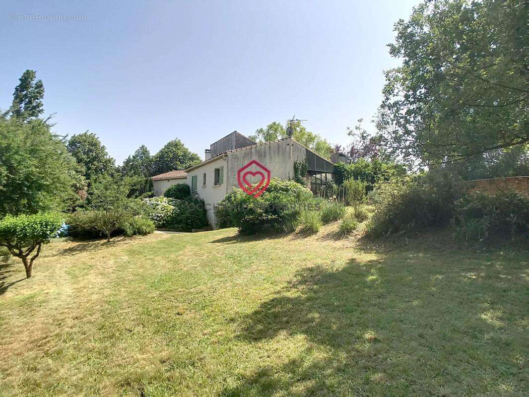 Maison familiale au calme avec parc arboré - photo 2