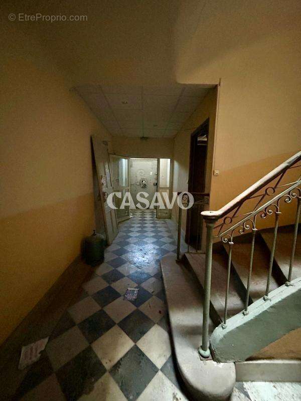 Vente Immeuble 1 pièce de 220m² - 83170 Brignoles - photo 2