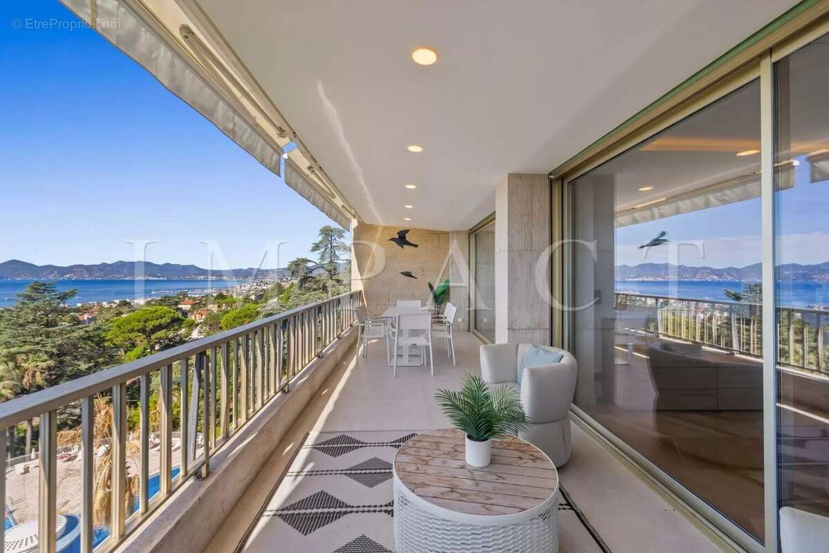 Cannes Californie, Magnifique 4p rénové avec vue mer panoramique  à vendre - photo 4