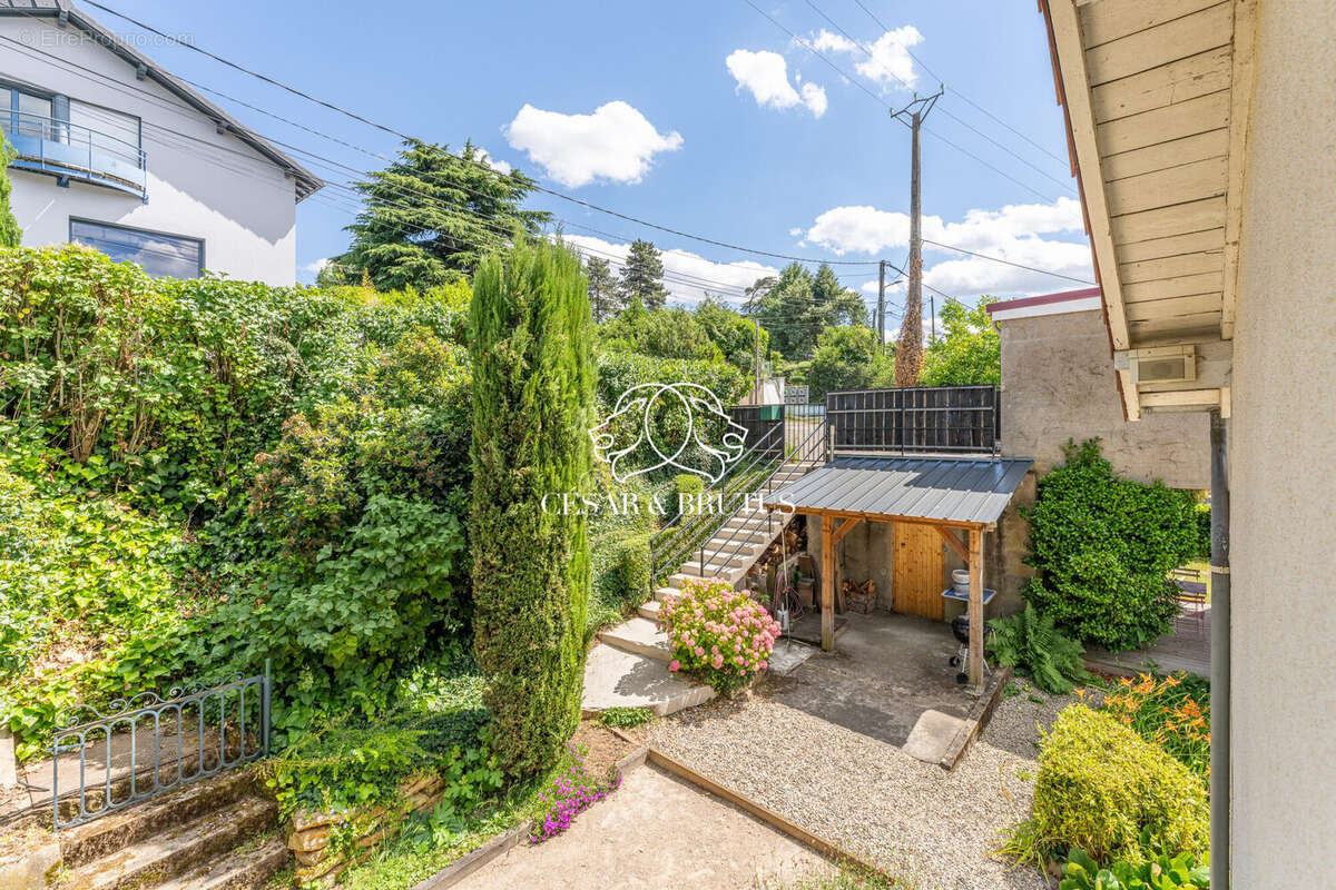 Maison 205 m² à Rochetaillee-Sur-Saone  - photo 9