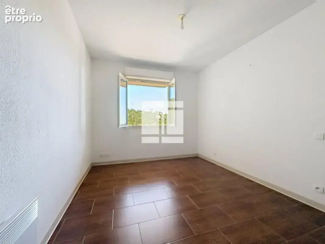 À vendre – T2 avec parking – Résidence sécurisée Closerie des Chênes – Bastia - photo 9