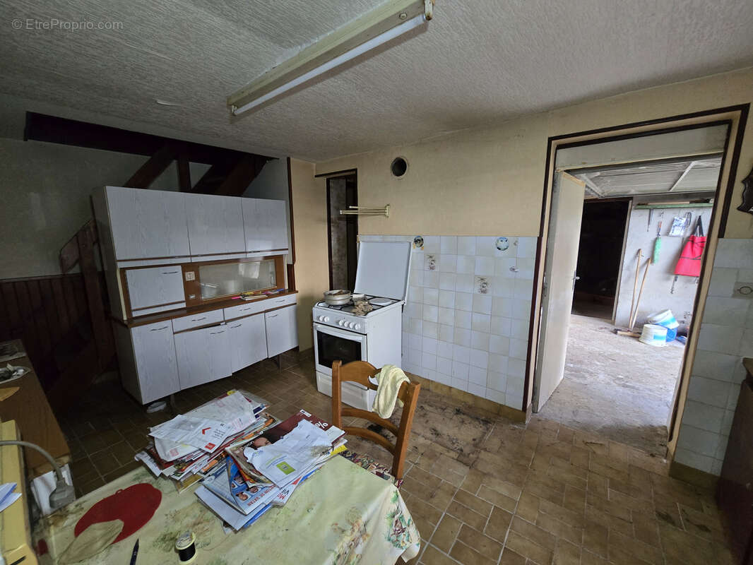 Maison à LA CHAPELLE-SAINT-LAURIAN