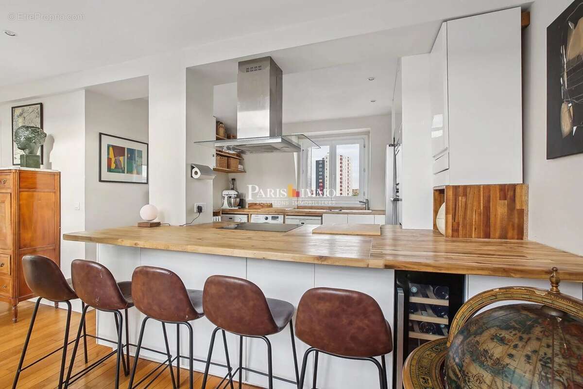 Appartement à PARIS-15E