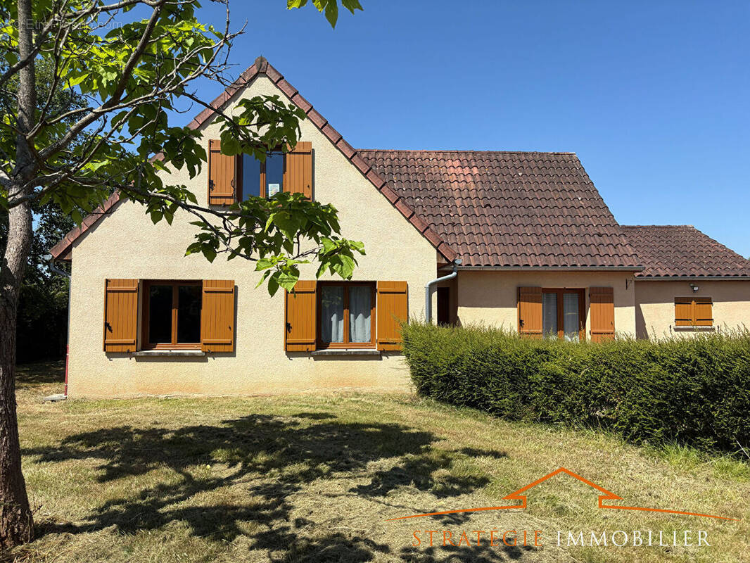 Maison à MESSEY-SUR-GROSNE