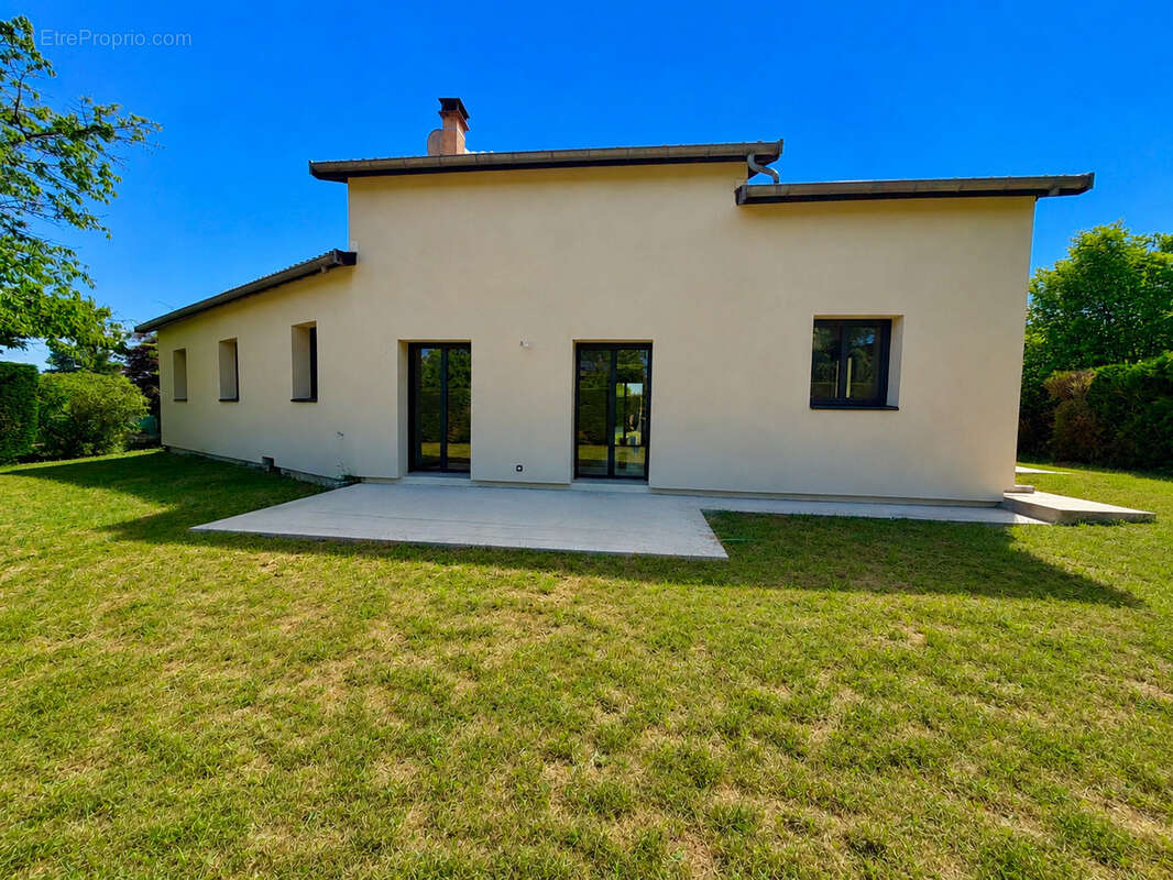 Maison à CHAZAY-D'AZERGUES