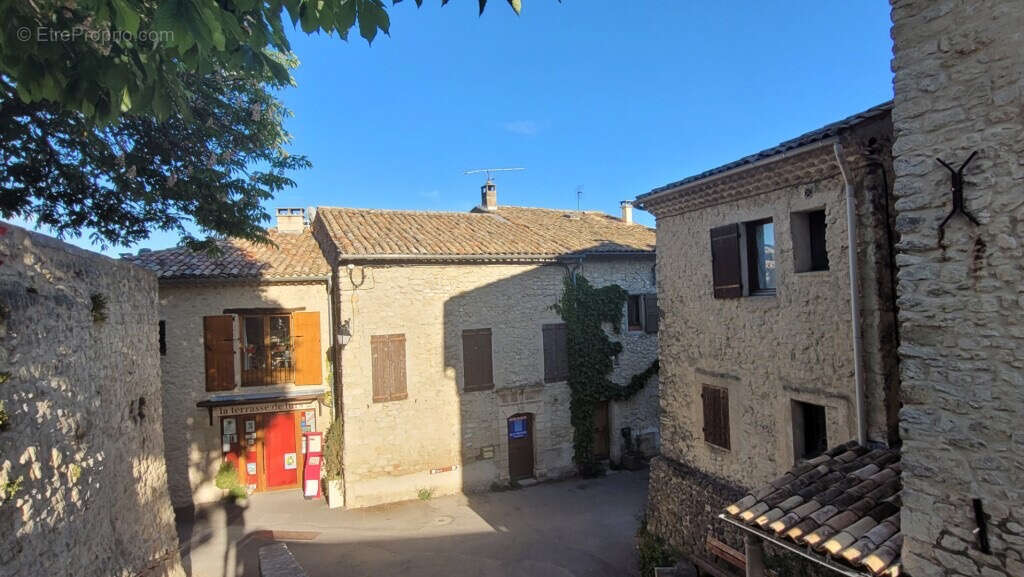 A VENDRE LURS Grande maison de village avec terrasse à rénover - photo 5