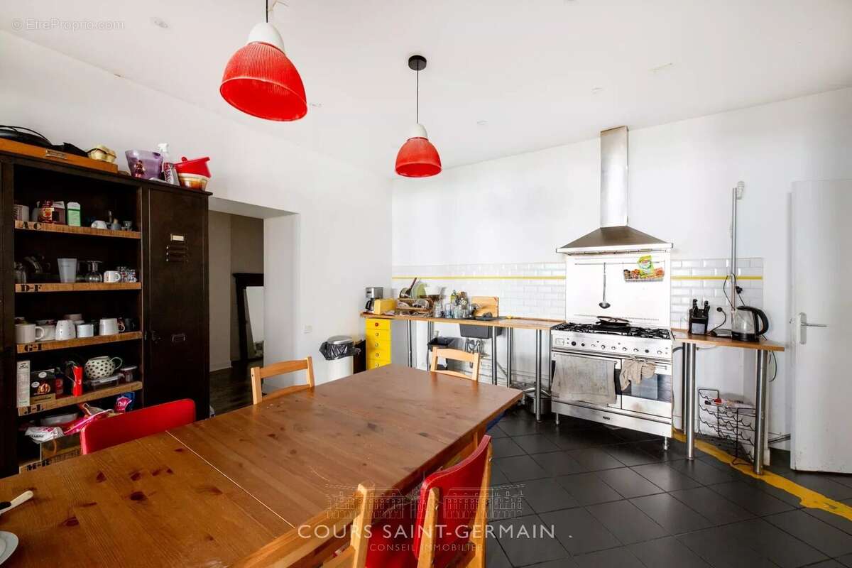 Appartement à PARIS-10E