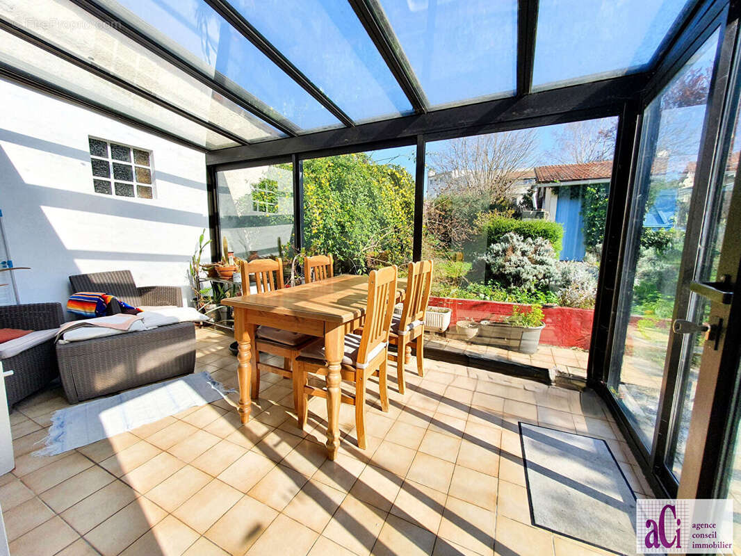 Maison à L'HAY-LES-ROSES