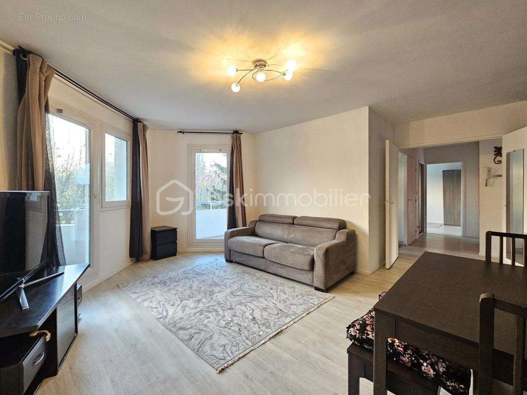 Appartement à DUGNY