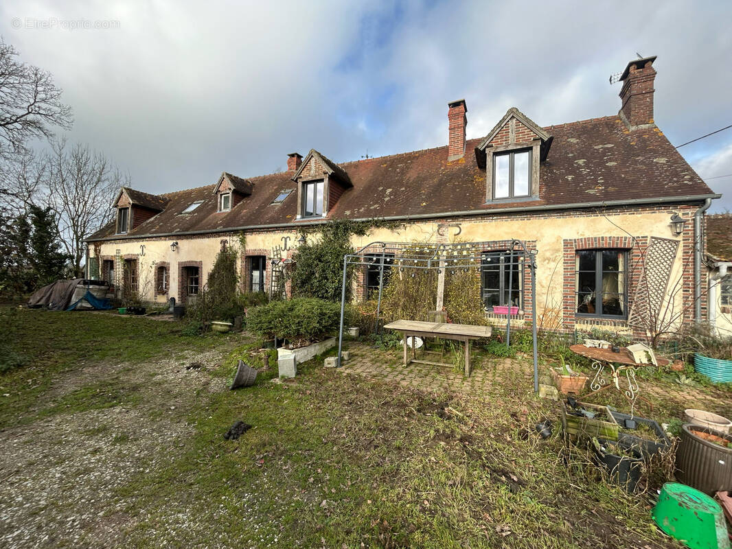 Maison à SAINT-AQUILIN-DE-CORBION