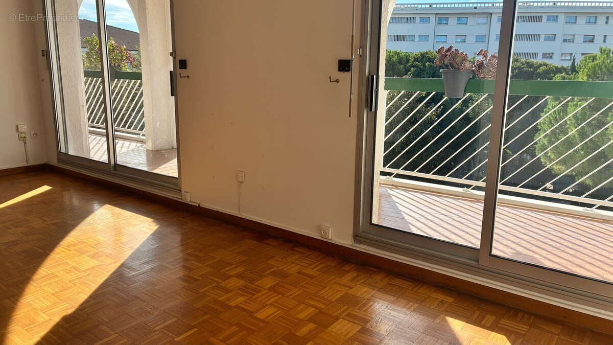 Appartement à MARSEILLE-8E