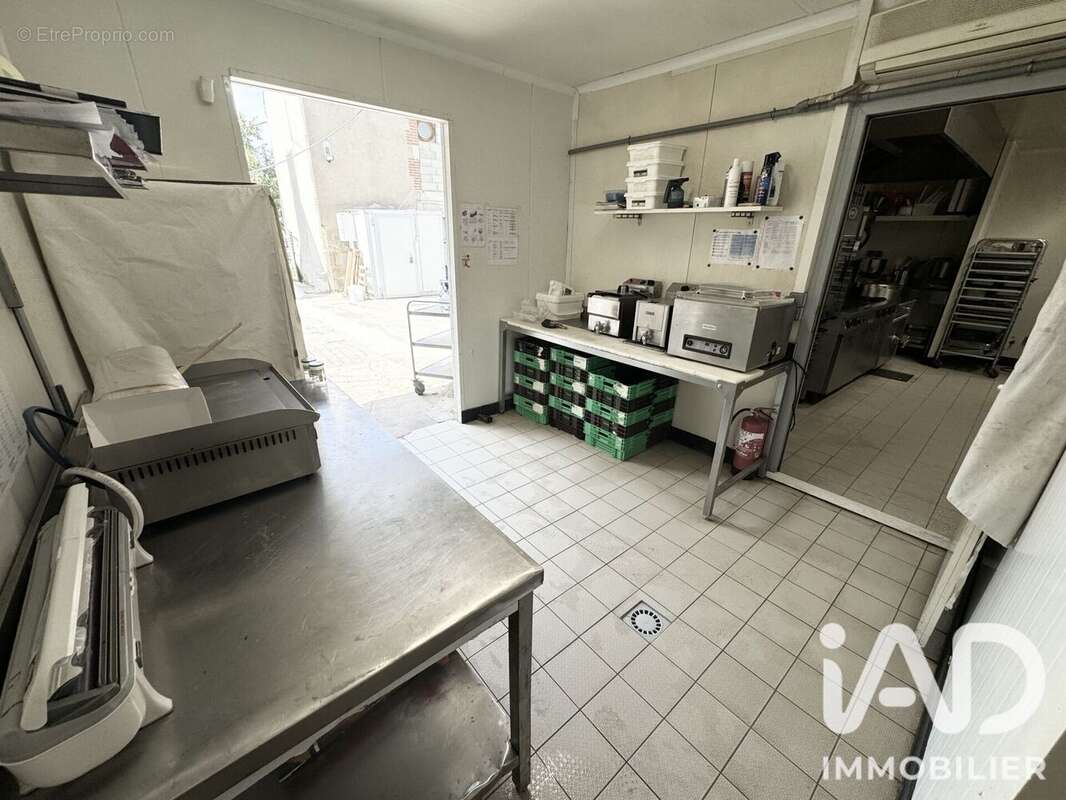 Commerce 140 m² à Sandillon  - photo 9