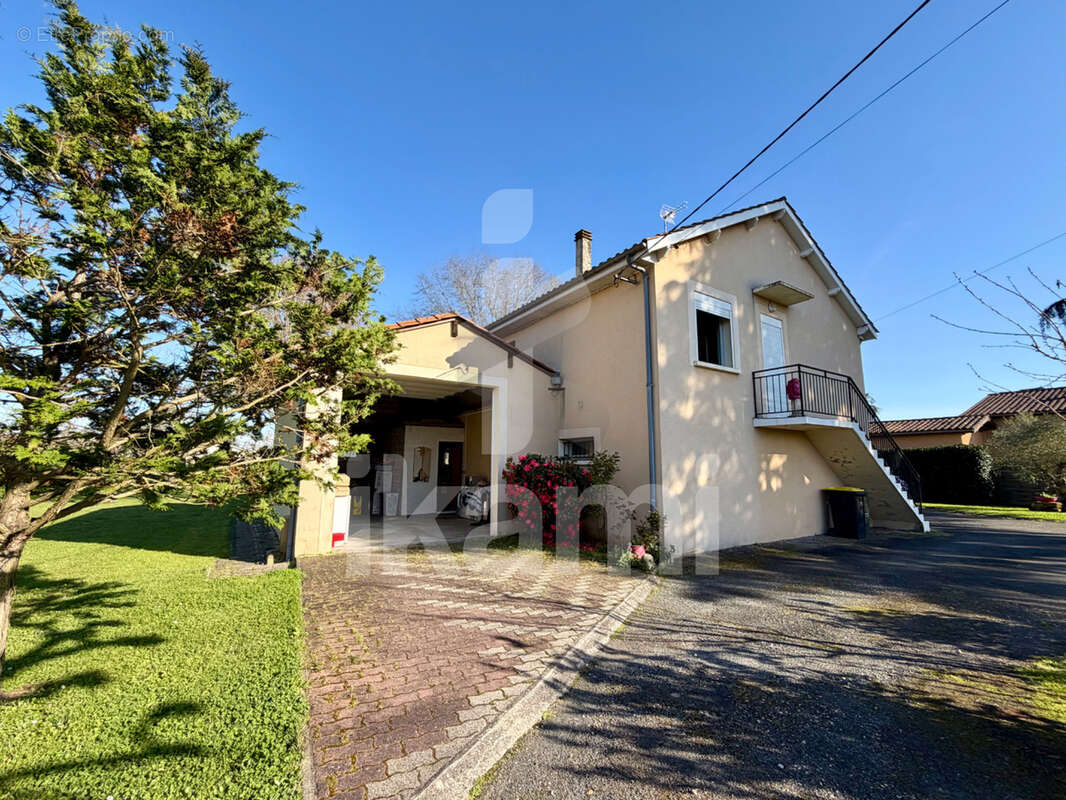 Maison à SAINT-PHILIPPE-DU-SEIGNAL