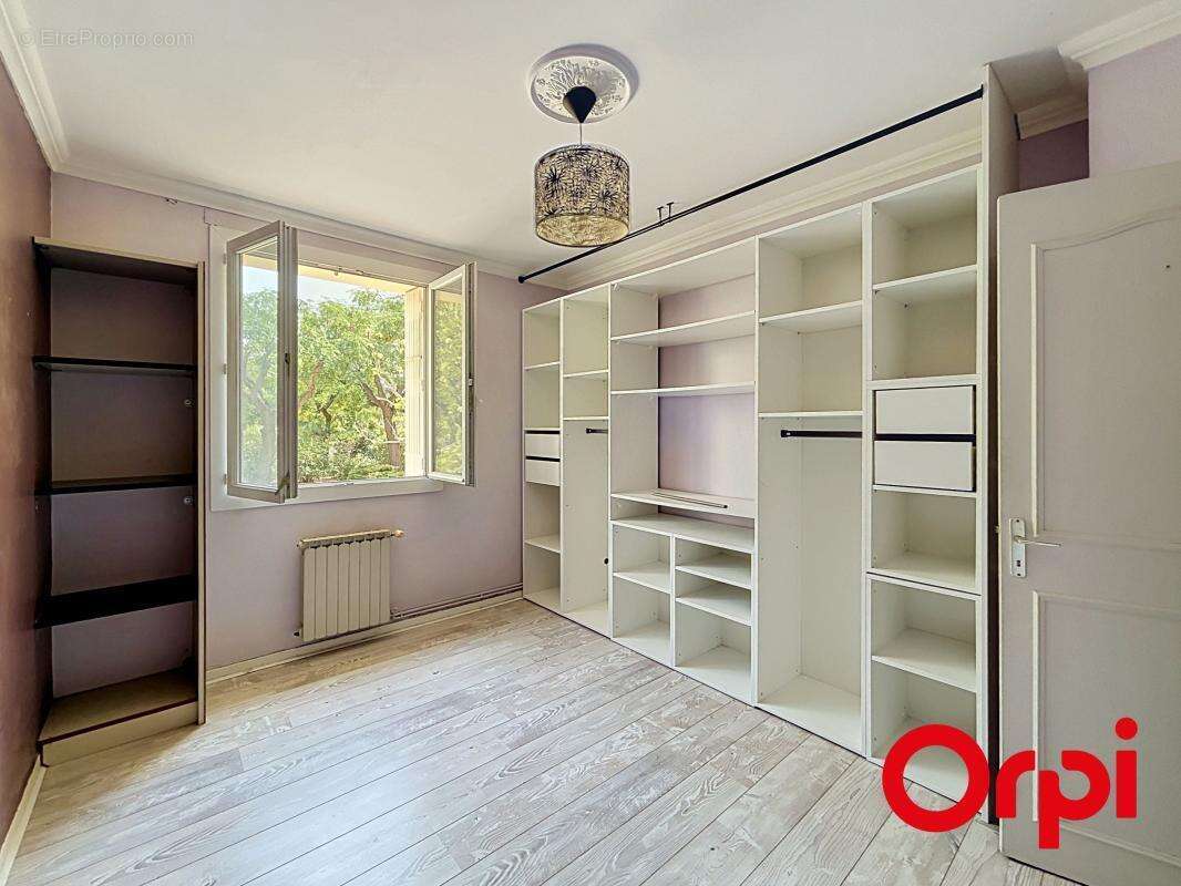  exclusivité orpi – toulon ouest / valbourdin – t4 de 82 m² - photo 8