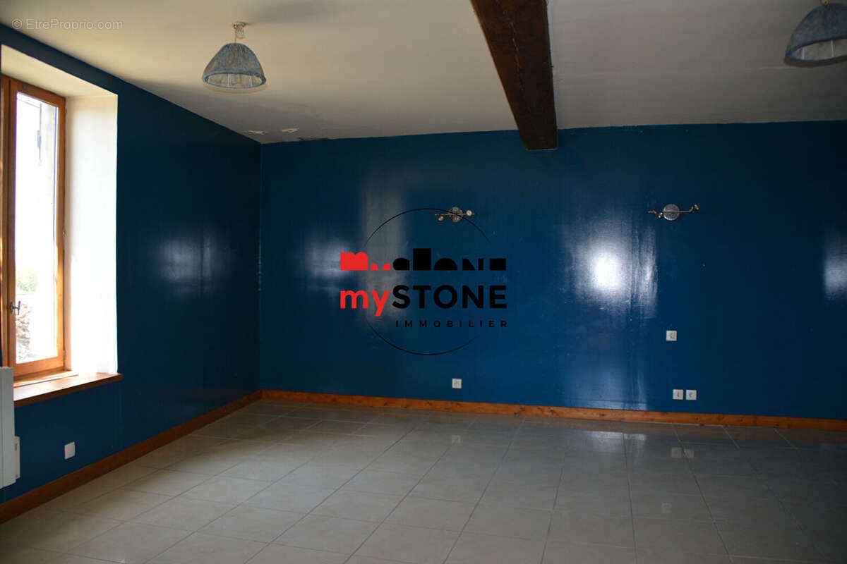 Maison à GENOUILLEUX