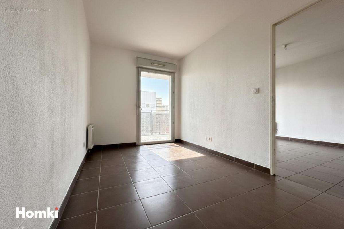 Appartement à MARSEILLE-3E