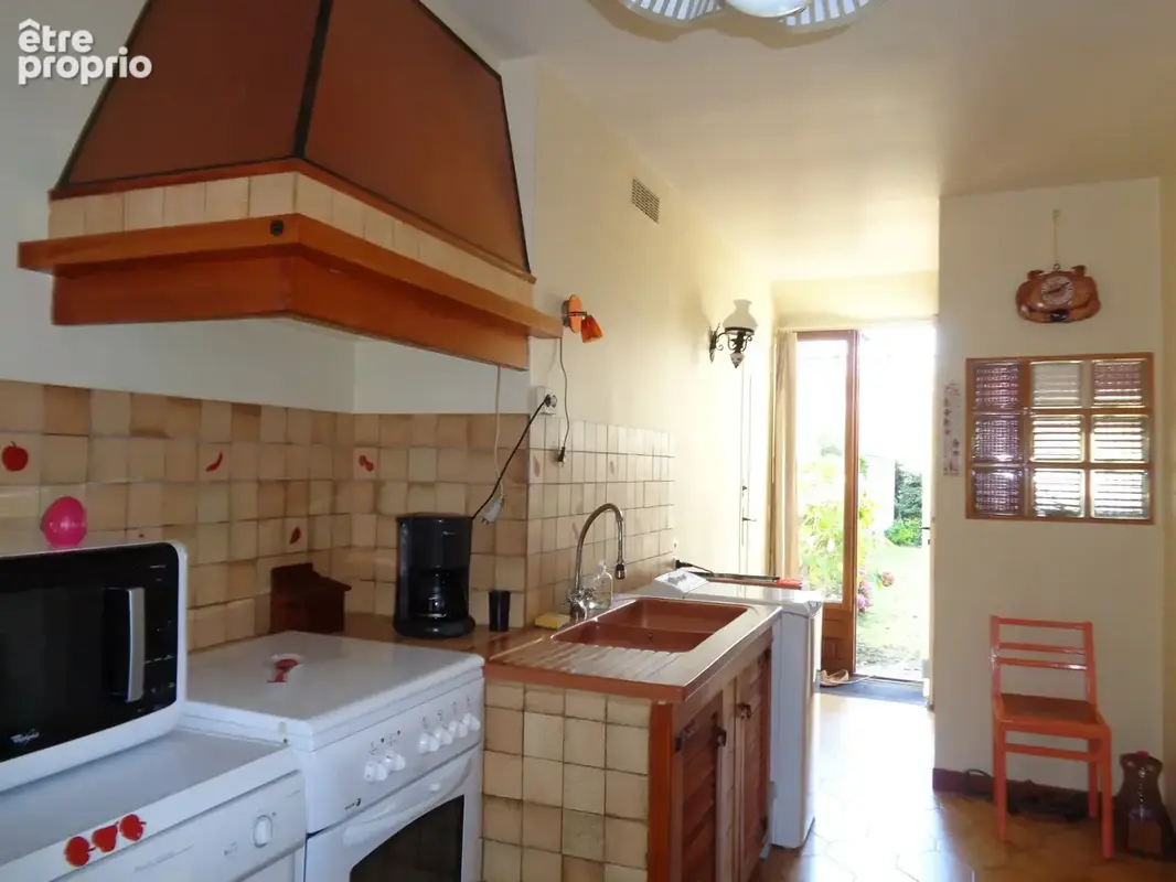 Maison à vendre 4 pièces BLENEAU (89) Maison au cœur du village de Bléneau, jardin et garage - photo 5