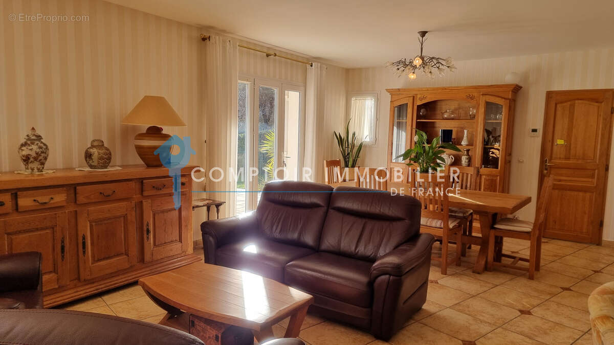 VAR (83) - À VENDRE - LA MOTTE - Superbe Villa 4 chambres avec piscine dans un environnement bucolique - photo 18
