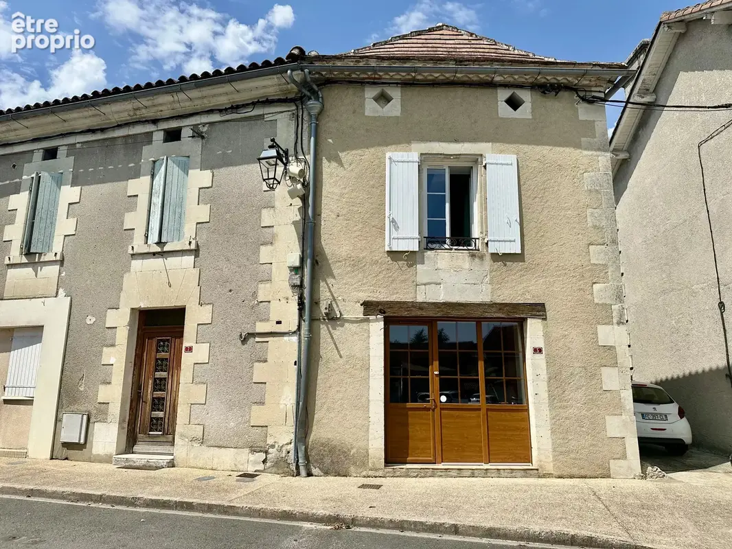 Maison de village bien présentée et bien entretenue, située dans une bastide prisée. - photo 8