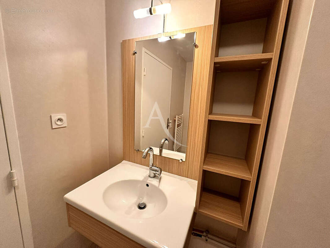 Appartement à AVRILLE