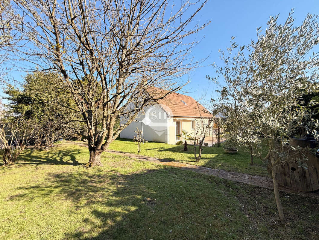 Maison à LA VILLE-DU-BOIS