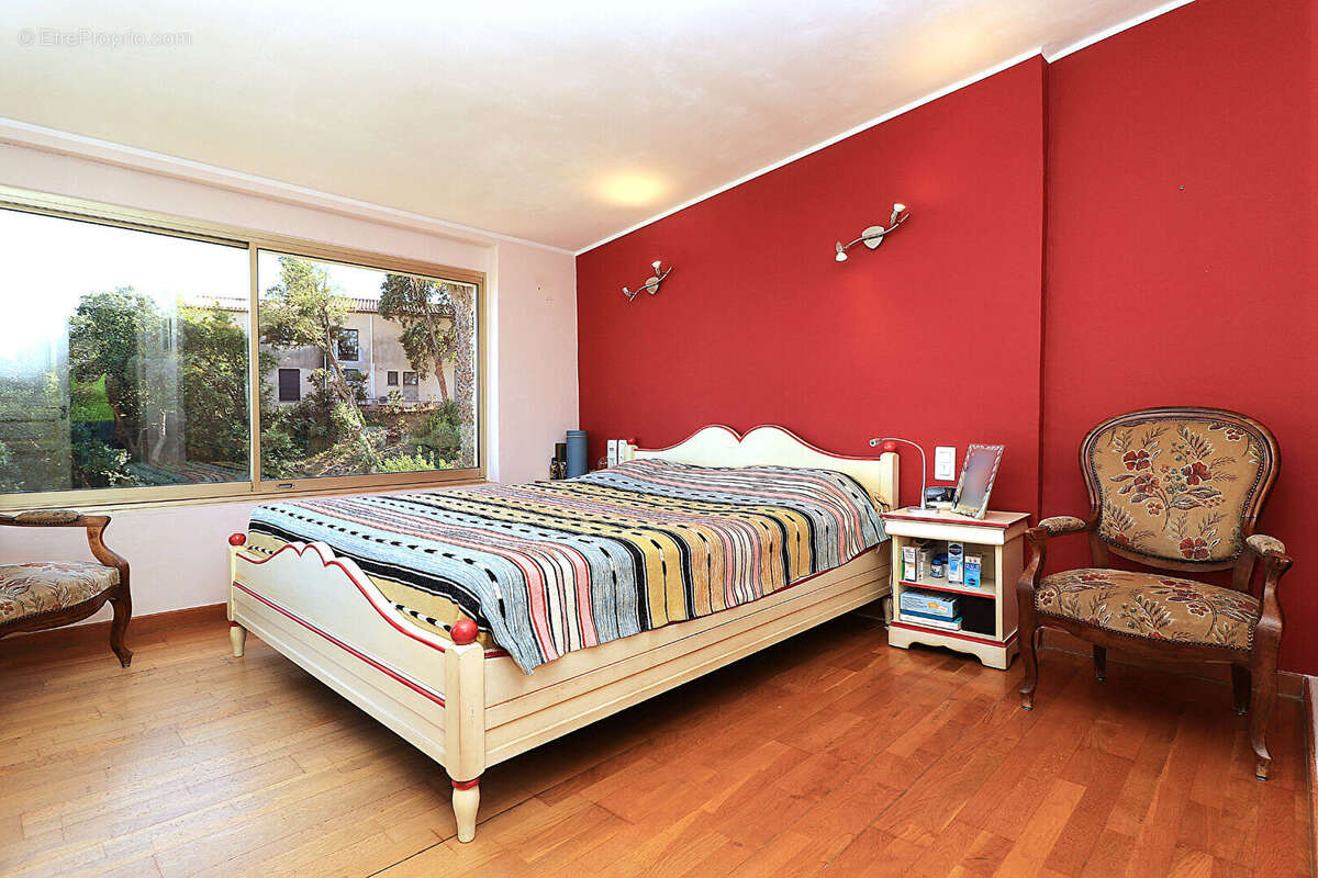 Maison à MANDELIEU-LA-NAPOULE