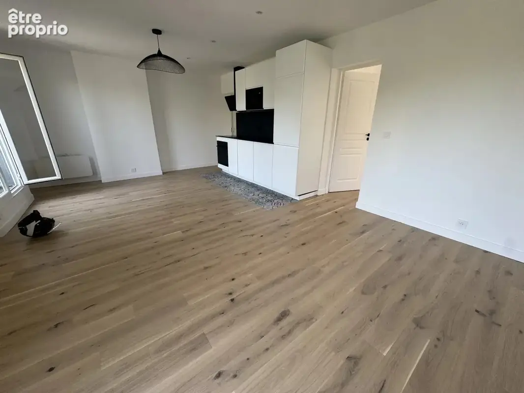 3 pièces enterement rénové, dernier étage avec ascenseur et 4 balcons - photo 8