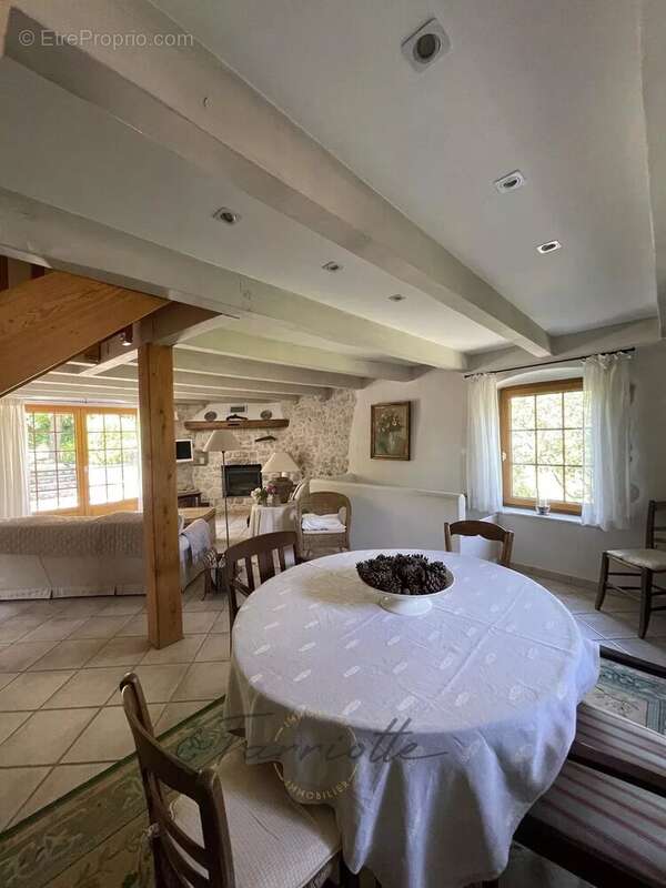 Maison à VALVIGNERES