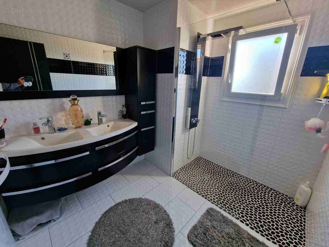 Maison à LA LANDE-DE-FRONSAC