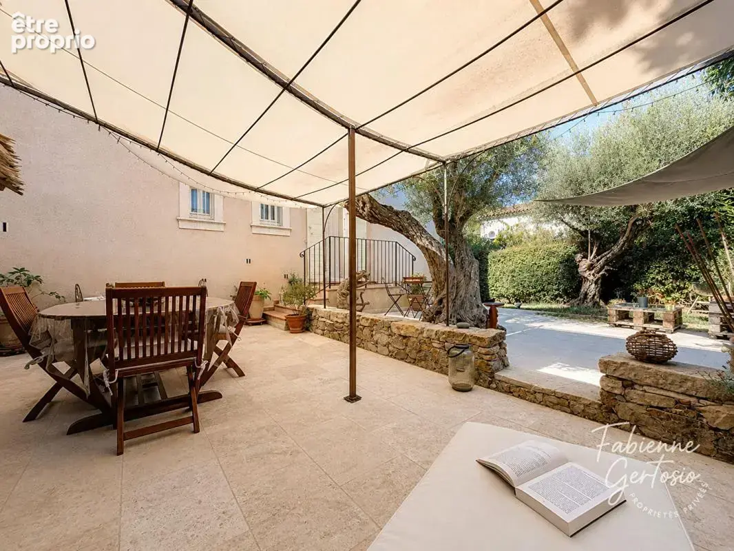 Toulon - Bastide provençale sur terrain de 551m2 - photo 11