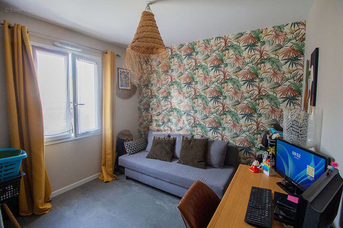 À vendre - Maison contemporaine de plain-pied avec piscine - 152 m² - Saint-Sauveur-d'Aunis - photo 11