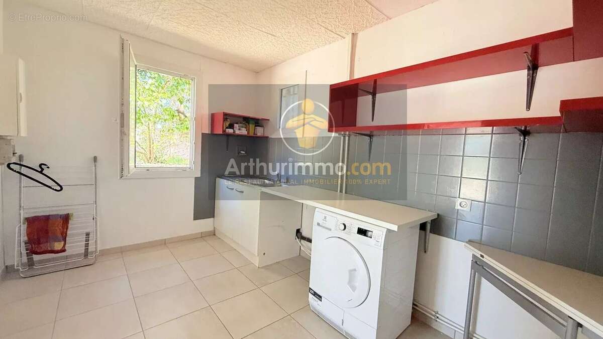 Maison à POURRIERES