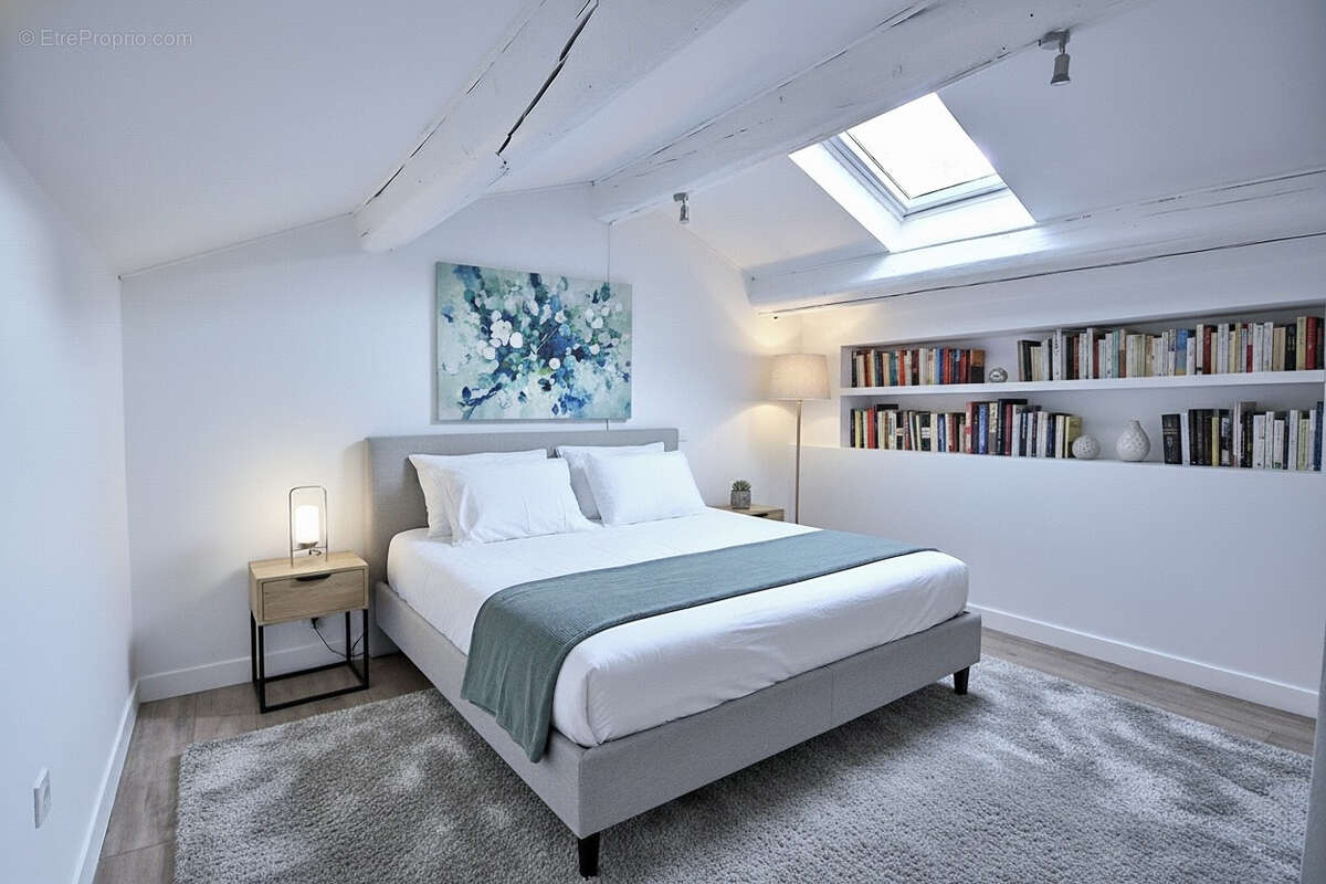 Appartement à MARSEILLE-5E