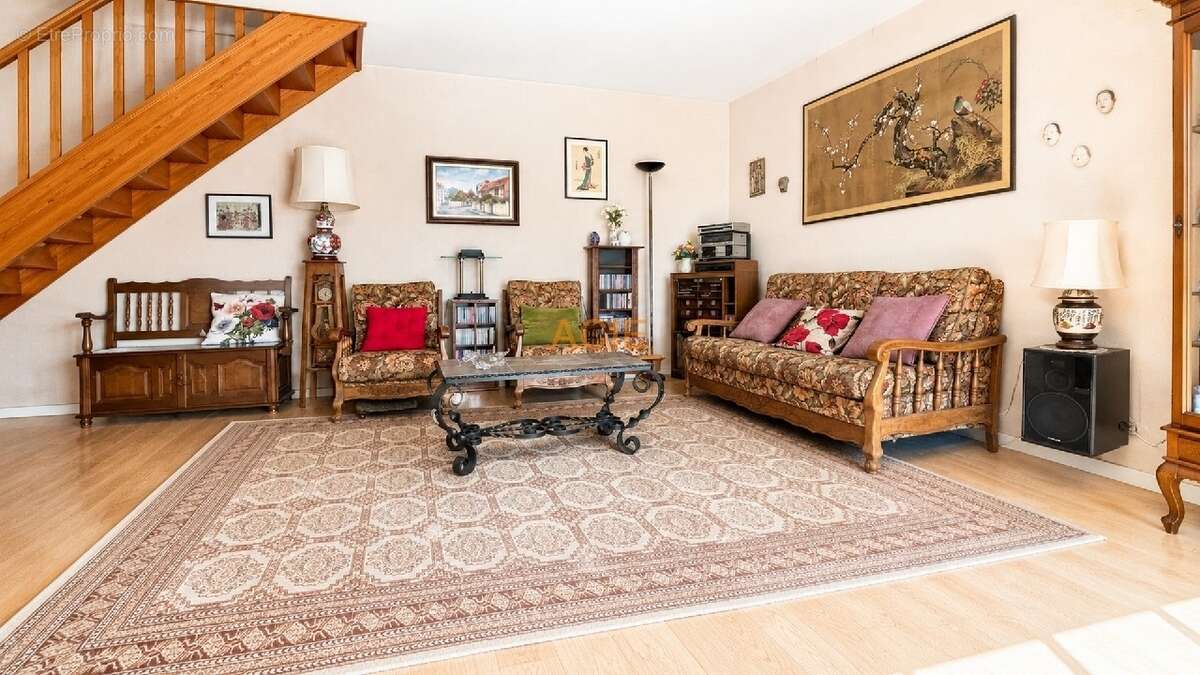 Appartement à LOUVRES