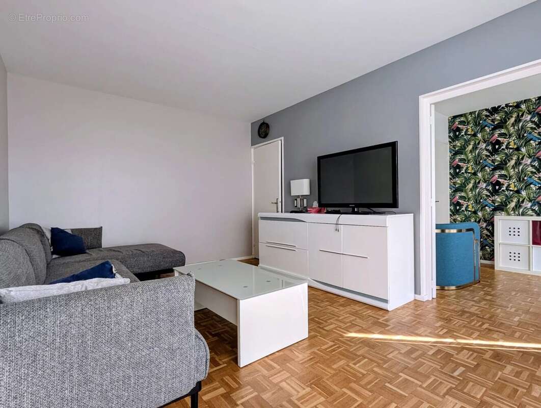 Appartement à LES CLAYES-SOUS-BOIS