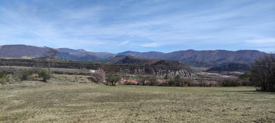 Terrain à AUBIGNOSC