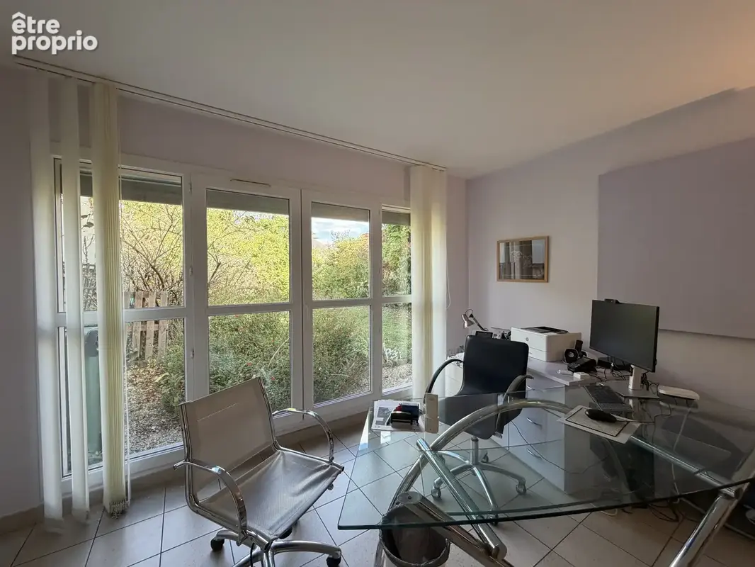 Photo Commerce à Orleans au prix de 352 400€