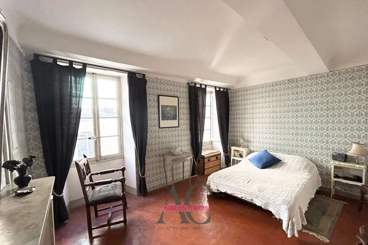 Maison à SAINTE-ANASTASIE-SUR-ISSOLE