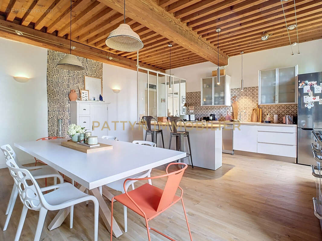 Appartement à NEUVILLE-SUR-SAONE