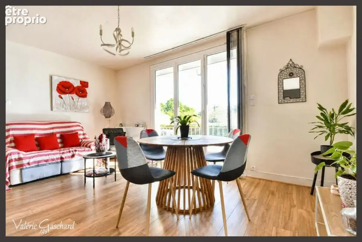 Appartement à PINEUILH