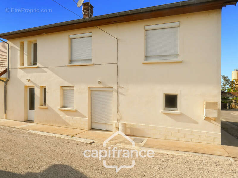 Maison à SAVIGNY-EN-REVERMONT