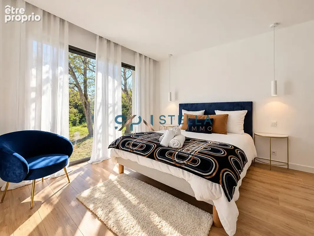 Villa de standing -135 m²  - Prestations raffinées, piscine et intimité absolue - photo 14