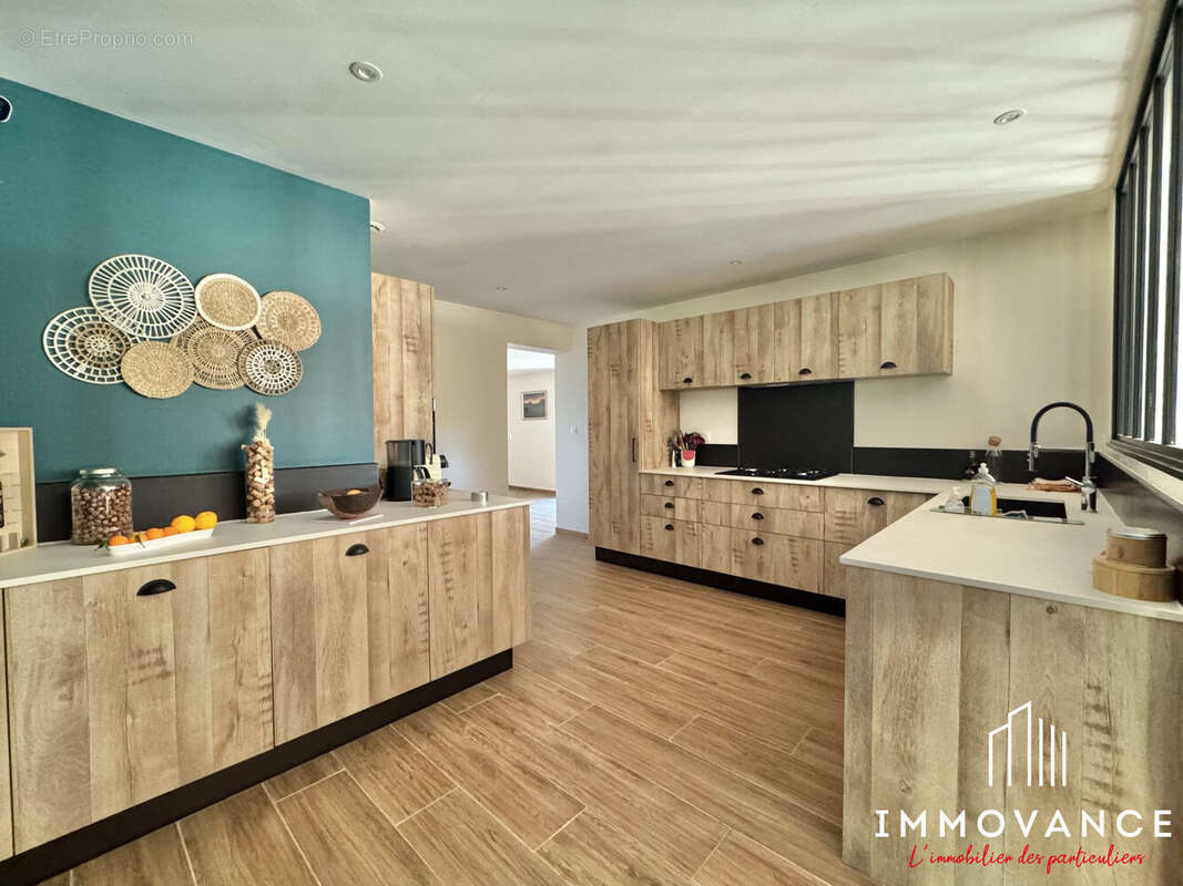 Maison à SAINT-MATHIEU-DE-TREVIERS