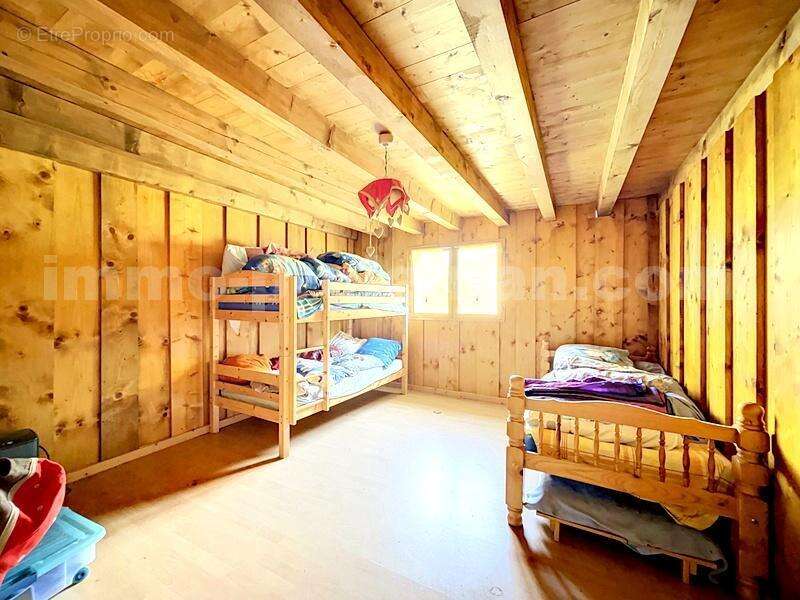 Chalet_D'Alpage_Brizon_Bonneville_secteur_calme_Nature_Residence_Secondaire_vue_montagne_rare_Atypique_frontière_Suisse_Genève_FRONTALIERS_salon_cuisine_terrain_boisé_ - Maison à BRIZON