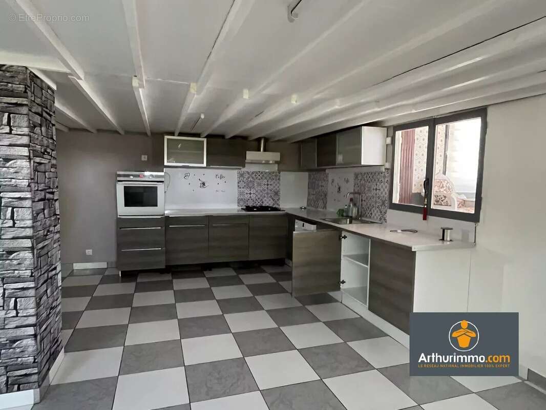 Maison à CHAMOUILLE