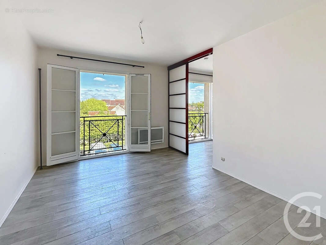 Appartement à BRIE-COMTE-ROBERT