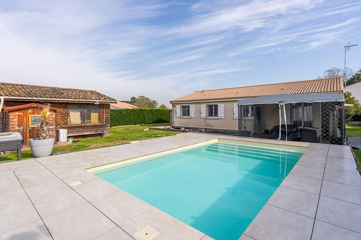 Maison à AMBARES-ET-LAGRAVE