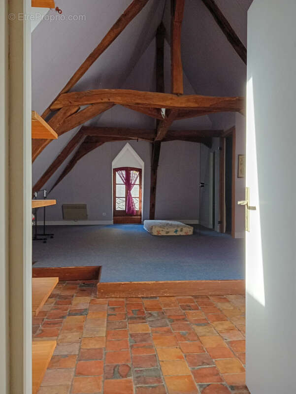 Maison à SURY-EN-VAUX