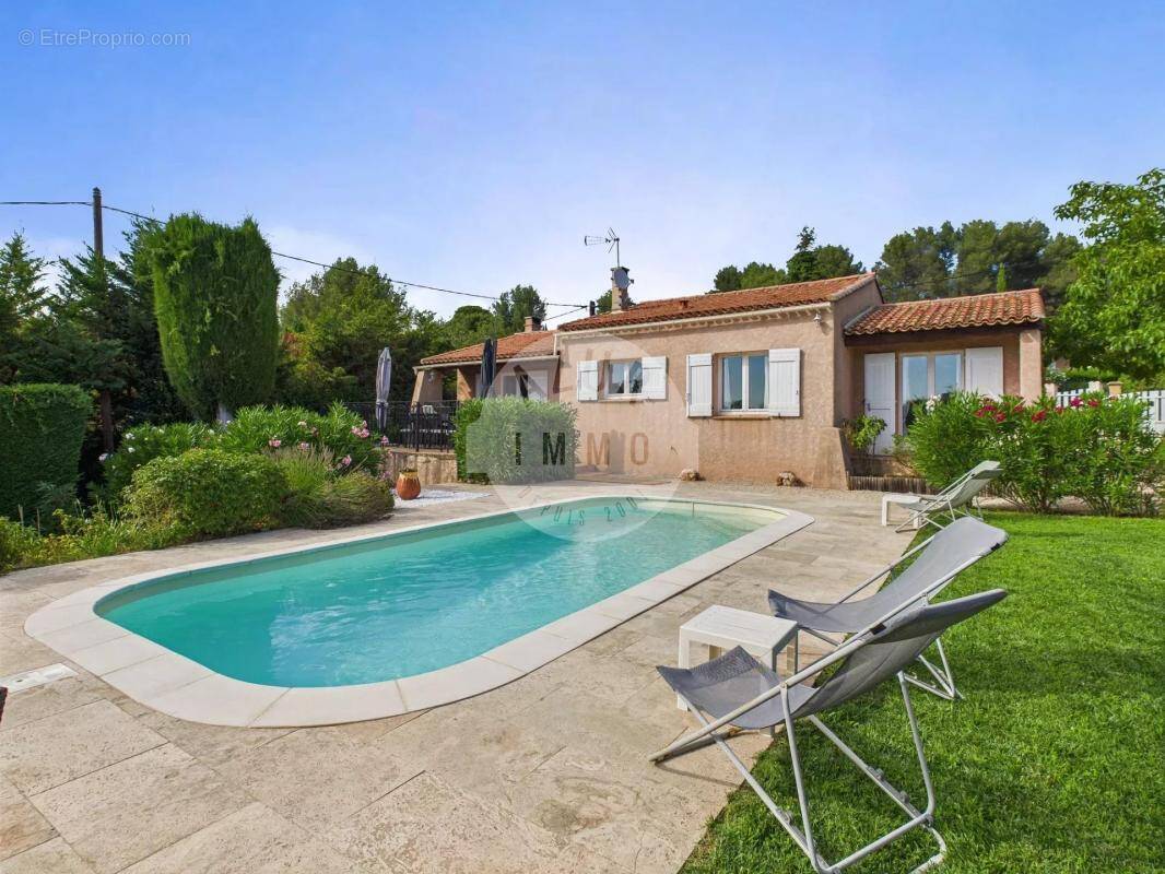 Maison à ROQUEVAIRE