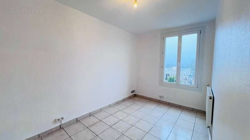 Finistère (29) – À vendre à Quimper Quartier LA TOURELLE : Appartement T3 de 68 m² habitable avec loggia, parking et cave - photo 6